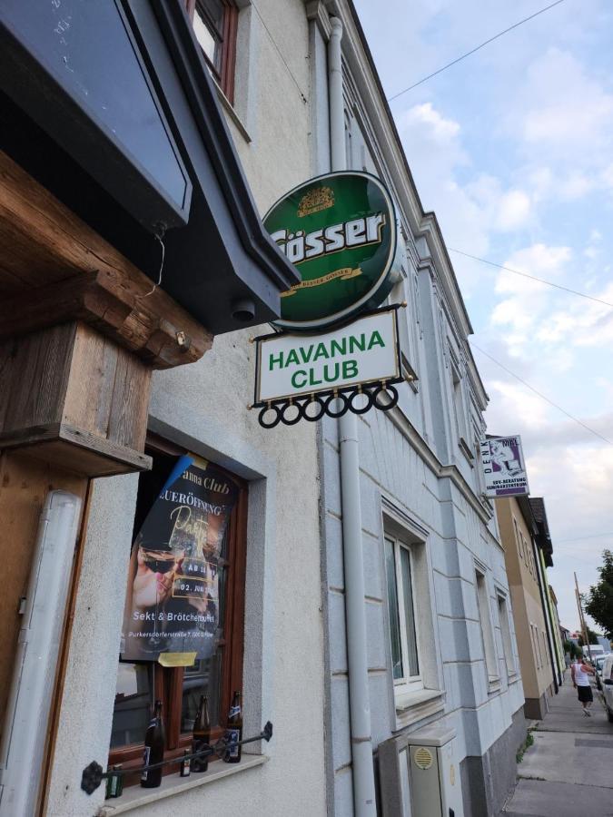 Havanna Pension Sankt Poelten Exterior foto